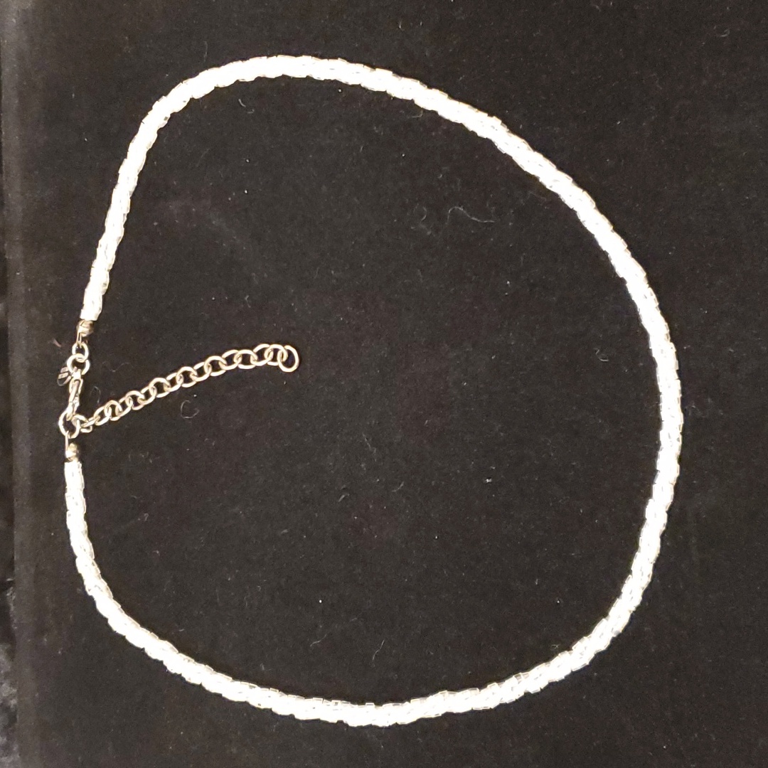 Nolan Miller White Seed Bead Necklace 10$